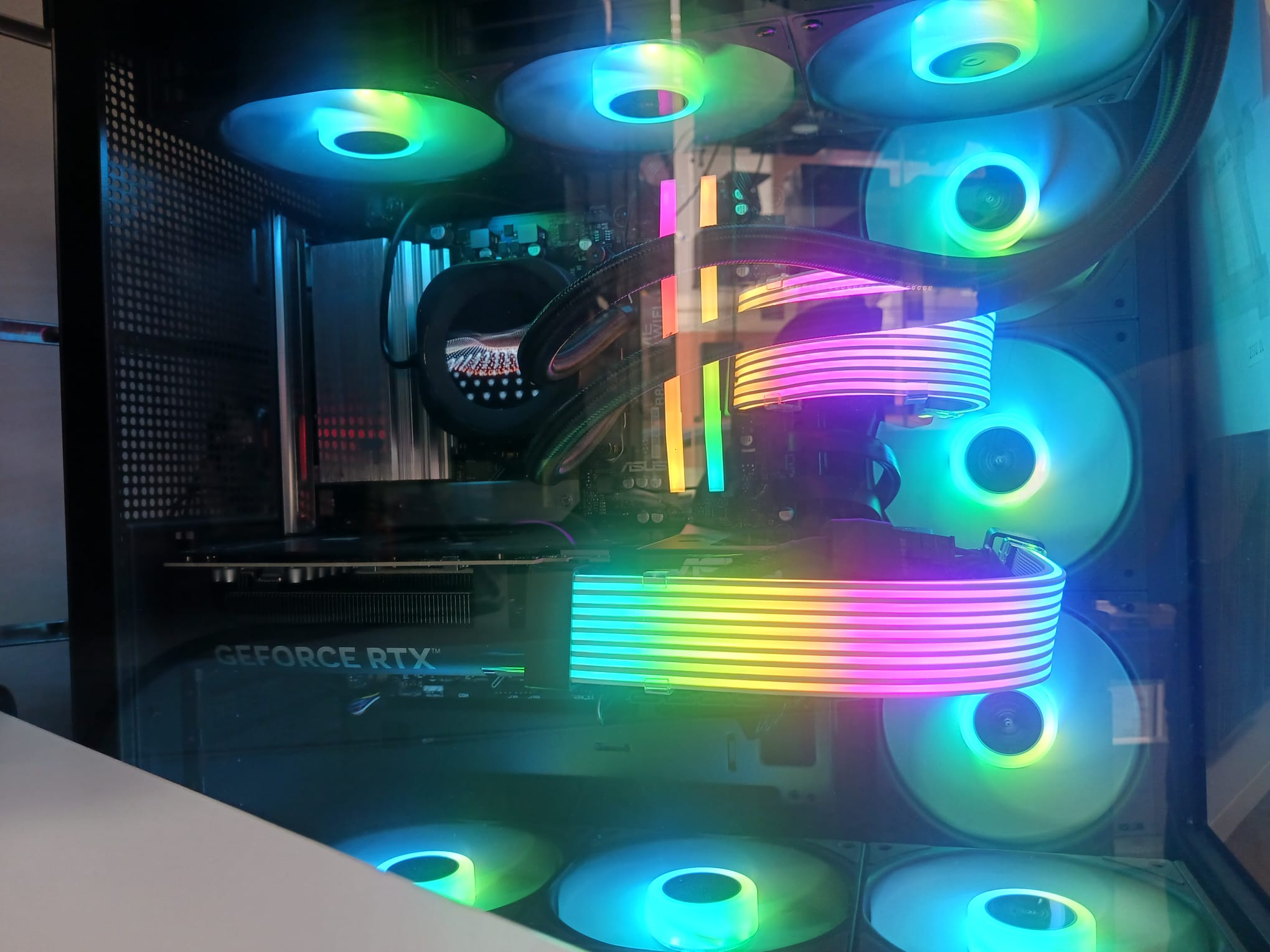 Pc Gaming AMD Ryzen 7 7800X3D 9060 16gb - immagine 3